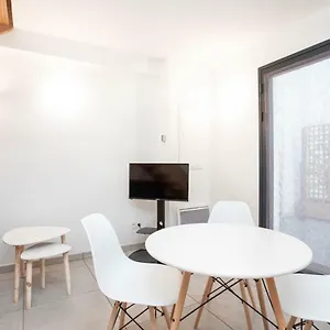  Appartement 004 - Moderne Et Terrasse - Jeanne D'arc,